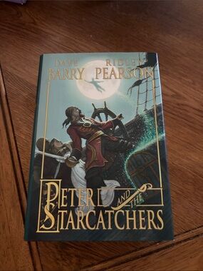 Peter and the Starcatchers hardback book. Like new!!